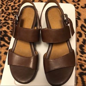 Naturalizer sandals